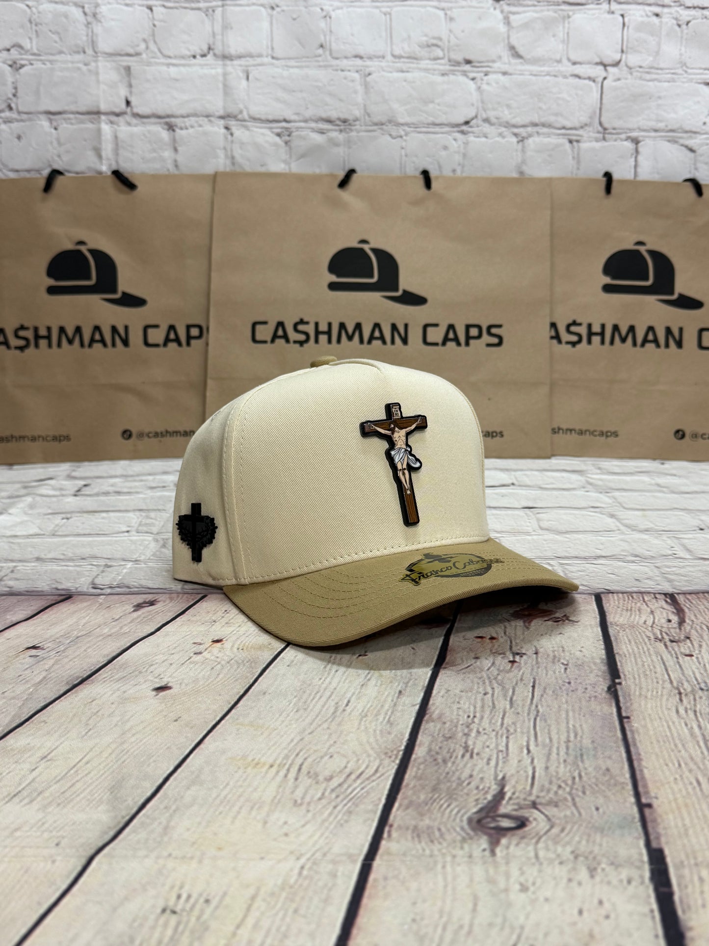 Gorra Cristo Beige